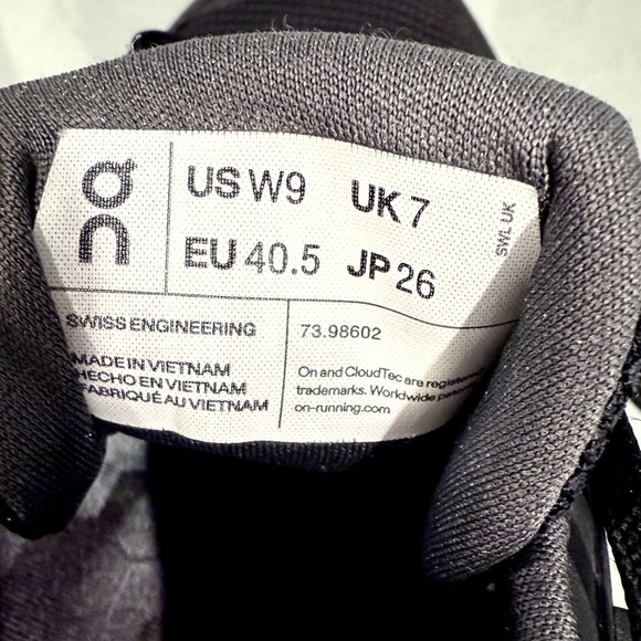 On Women's Cloudwander Waterproof Sneakers | Black Eclps | Size 9 - Picture 7 of 7